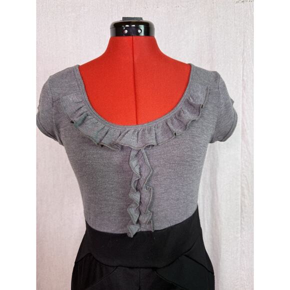 Bebop Grey Black Fitted Dress Women Size M Ruffle Scoop Neck Casual D874 - Picture 2 of 12
